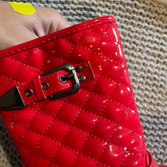 Red Boots - Picture 4 of 7